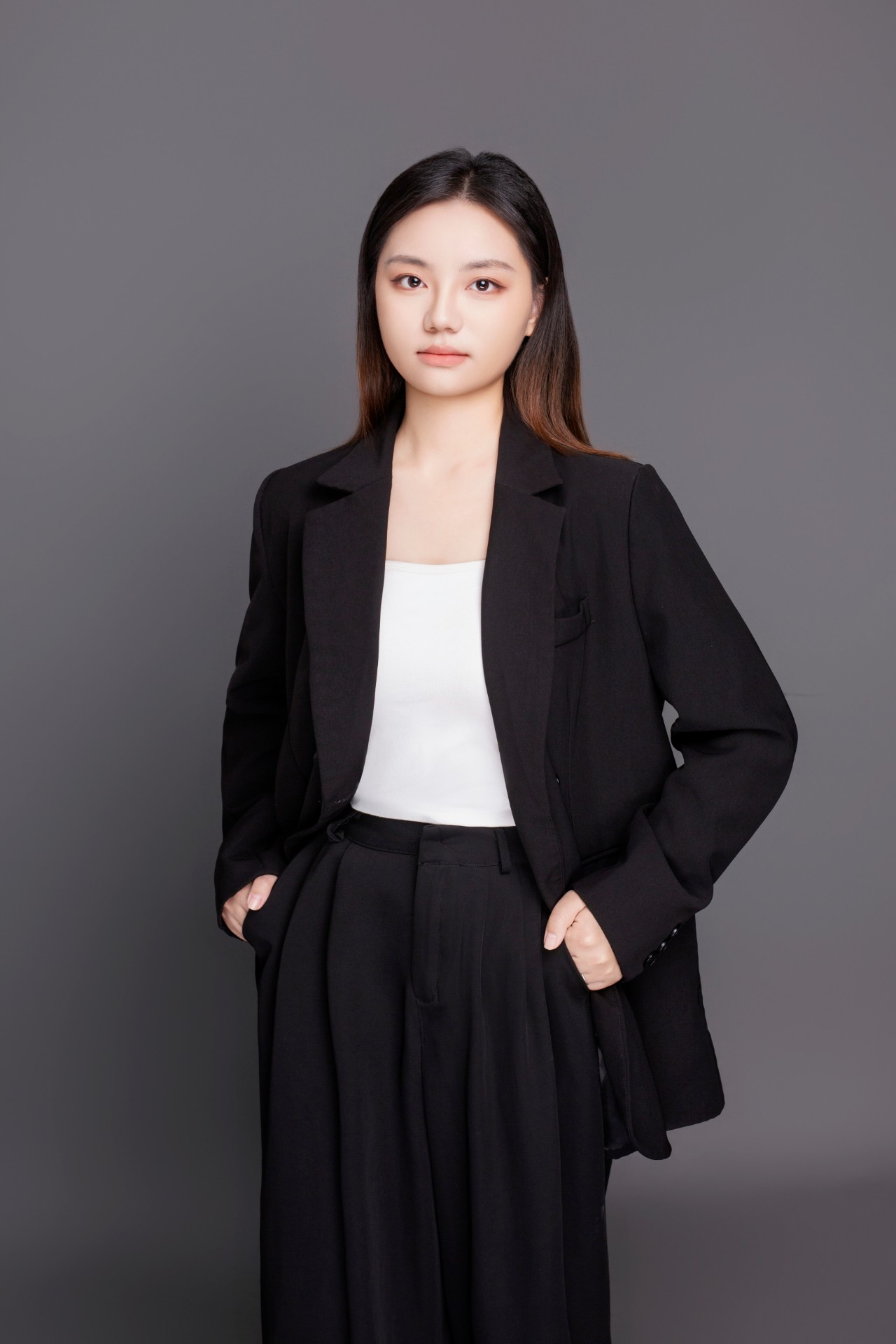 人力资源经理  李占妮