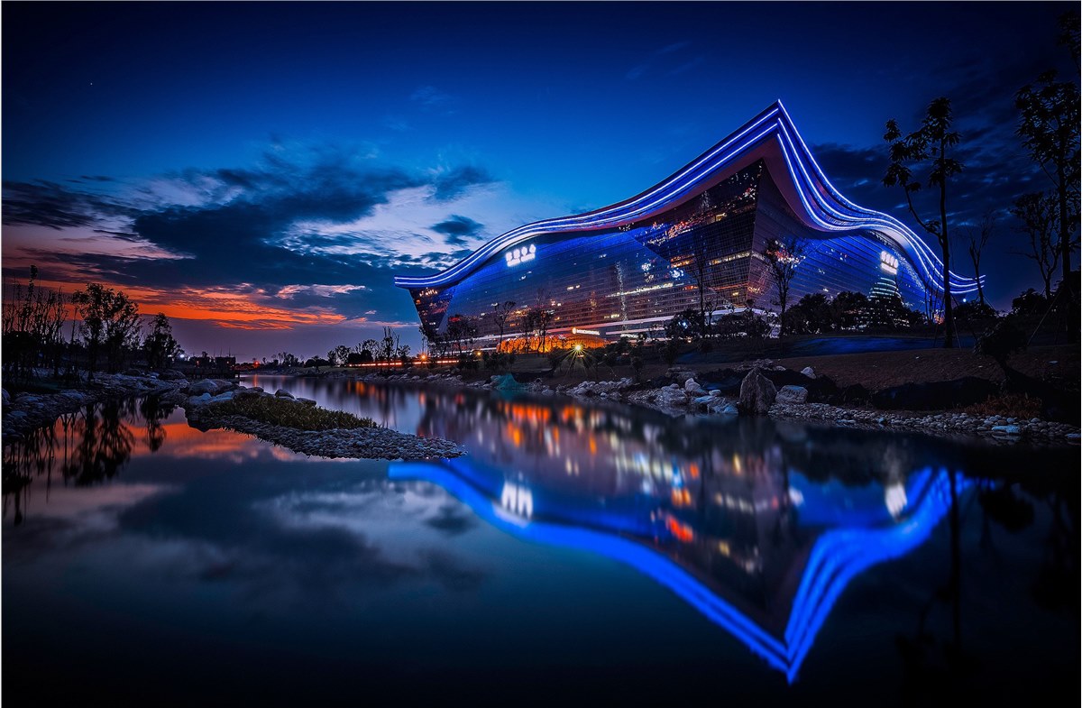 接下来的日子，我们一起拼防控，拼经济，拼生活