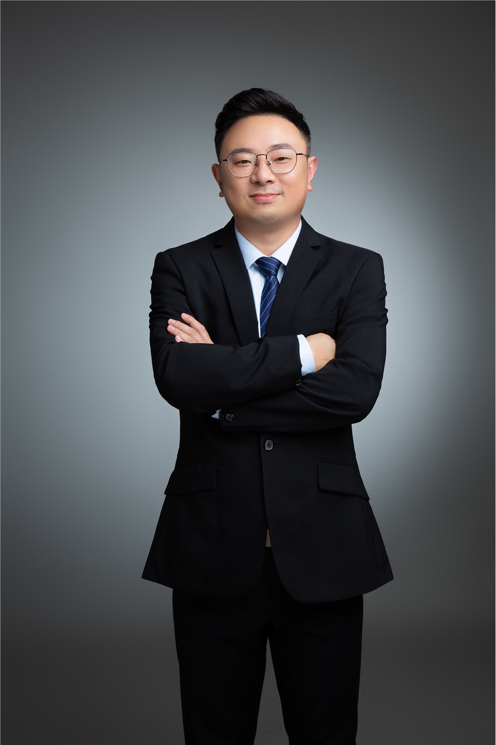 财富总监  李成益